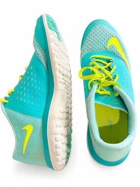 Nike Women's Teal and Yellow Athletic Running Shoes